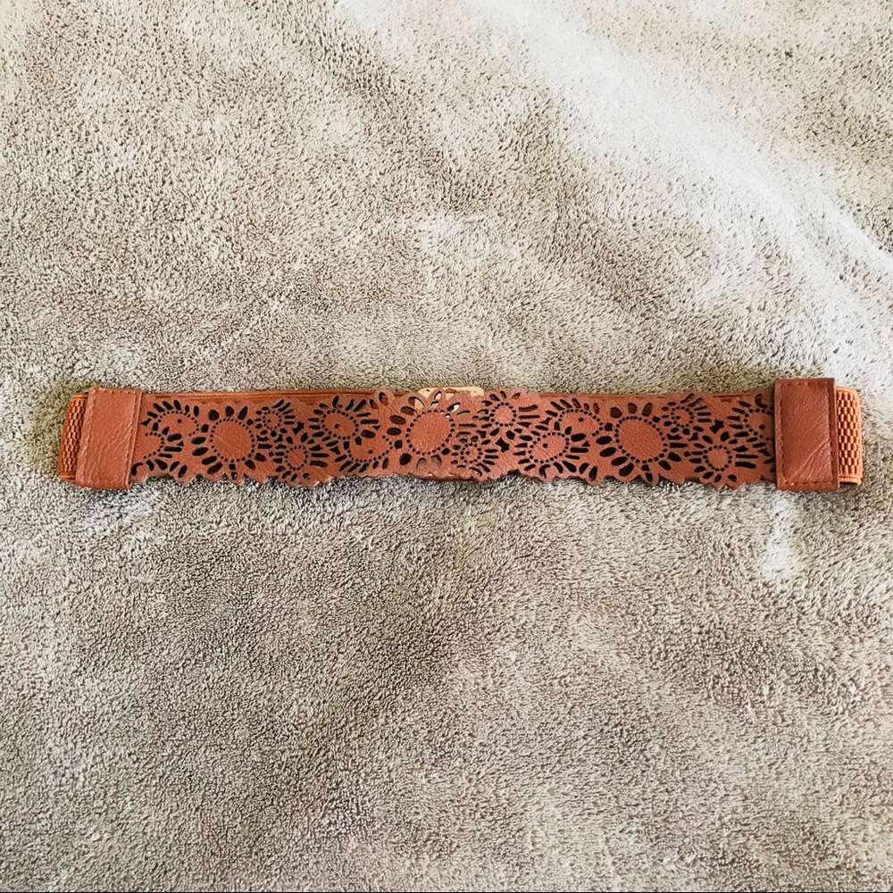 Mahogany Leather Belt | Small | Flower Details